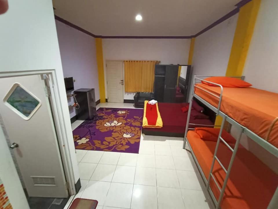 Wisma tamu Emweka Pavillion Balikpapan (Borneo)
